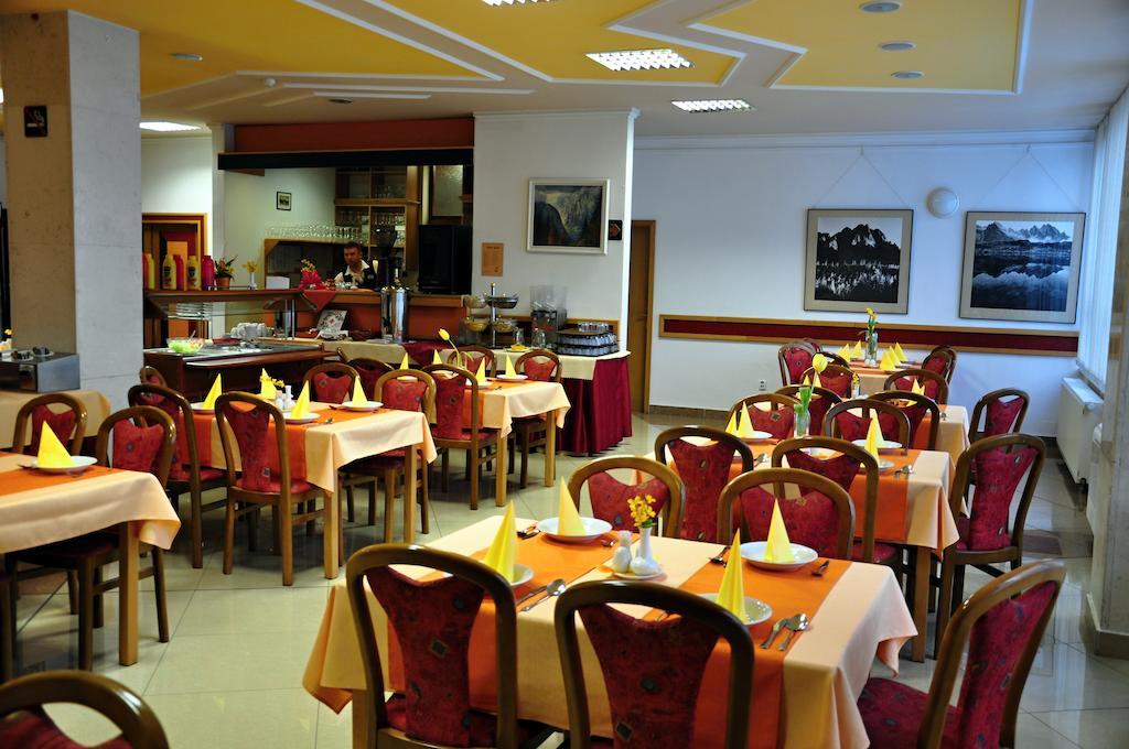 Tatra Hotel Попрад Екстериор снимка